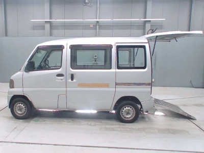 NISSAN CLIPPER VAN