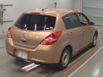 NISSAN TIIDA