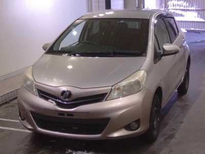 TOYOTA VITZ