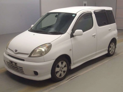 TOYOTA FUN CARGO