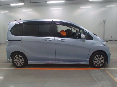 HONDA FREED HYBRID