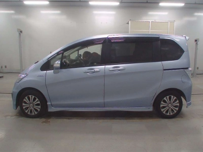 HONDA FREED HYBRID