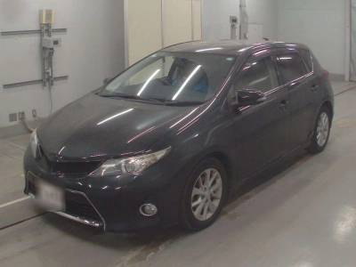 TOYOTA AURIS