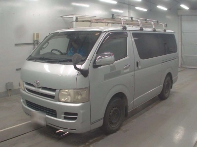 TOYOTA REGIUS VAN