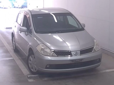 NISSAN TIIDA