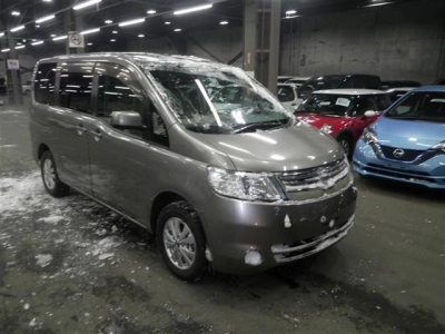 NISSAN SERENA