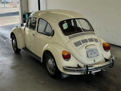 VOLKSWAGEN BEETLE