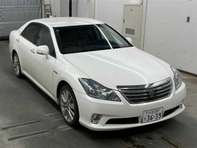 TOYOTA CROWN HYBRID