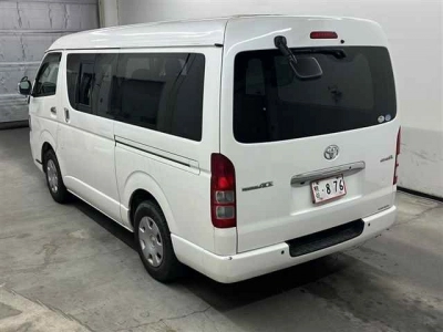TOYOTA REGIUS VAN