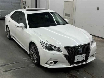TOYOTA CROWN HYBRID