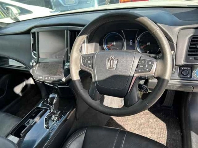 TOYOTA CROWN HYBRID
