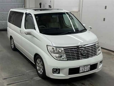 NISSAN ELGRAND