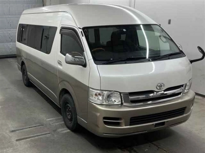 TOYOTA HIACE WAGON