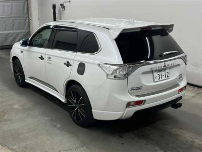 MITSUBISHI OUTLANDER PHEV