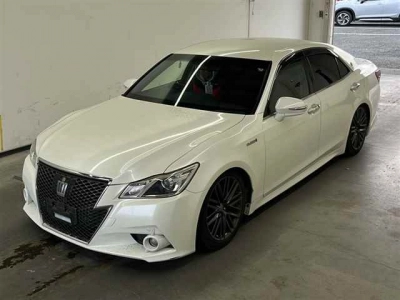 TOYOTA CROWN HYBRID
