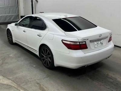 LEXUS LS
