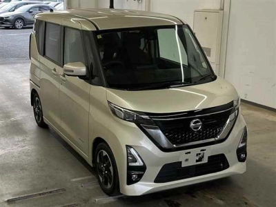 NISSAN ROOX