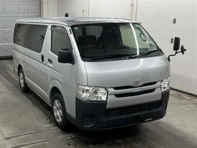 TOYOTA REGIUS VAN