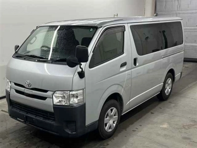 TOYOTA REGIUS VAN