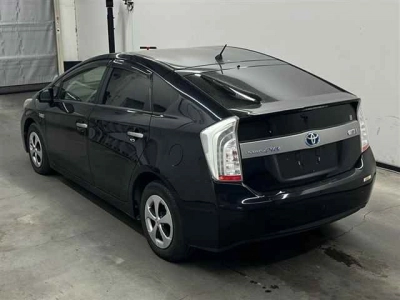 TOYOTA PRIUS PHV