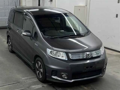HONDA FREED SPIKE HYBRID