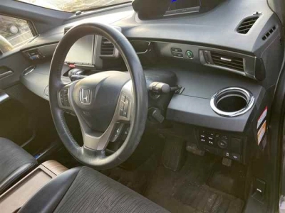 HONDA FREED SPIKE HYBRID