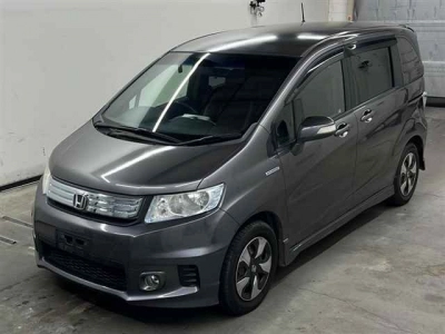 HONDA FREED SPIKE HYBRID