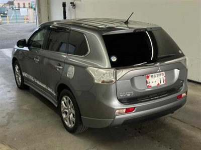 MITSUBISHI OUTLANDER PHEV