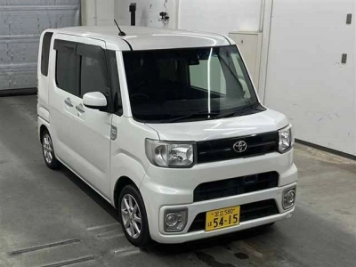 TOYOTA PIXIS MEGA