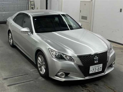 TOYOTA CROWN HYBRID