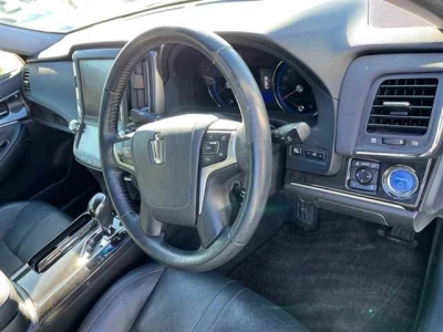 TOYOTA CROWN HYBRID