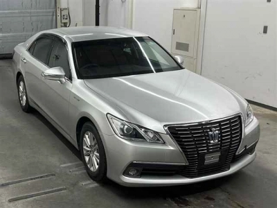 TOYOTA CROWN HYBRID