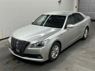 TOYOTA CROWN HYBRID