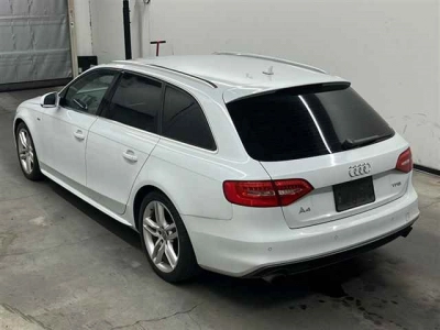 AUDI A4 AVANTE
