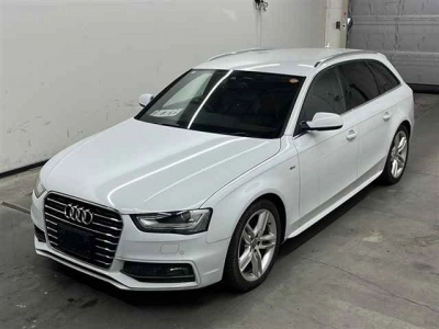 AUDI A4 AVANTE