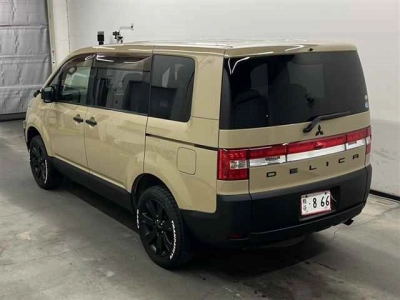 MITSUBISHI DELICA D:5