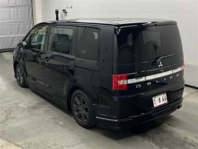MITSUBISHI DELICA D:5