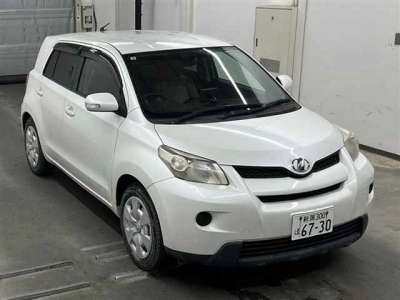 TOYOTA IST