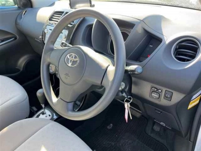 TOYOTA IST