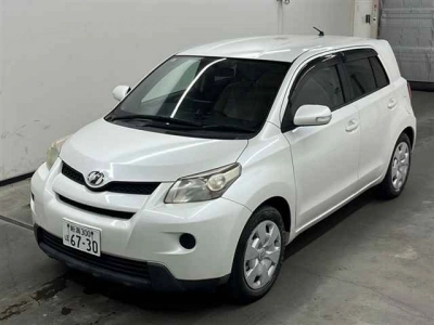 TOYOTA IST
