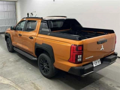 MITSUBISHI TRITON