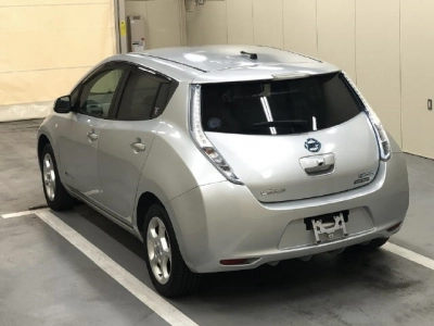 NISSAN LEAF