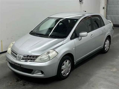 NISSAN TIIDA LATIO