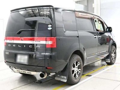 MITSUBISHI DELICA D:5