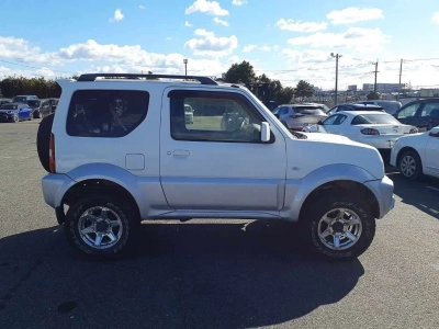 SUZUKI JIMNY SIERRA