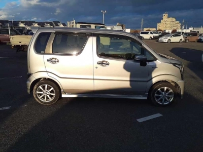 SUZUKI WAGON R STINGRAY