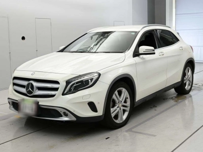 MERCEDES BENZ GLA