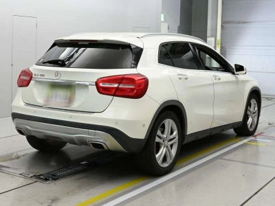 MERCEDES BENZ GLA