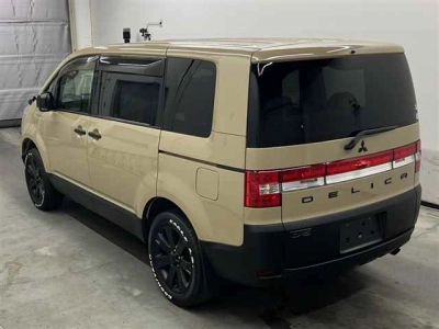 MITSUBISHI DELICA D:5