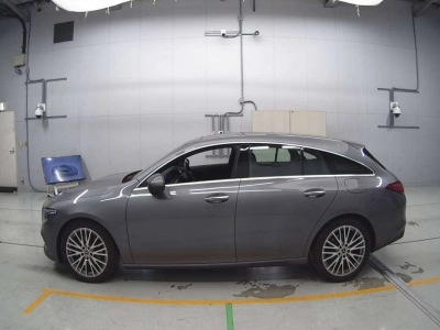 MERCEDES BENZ CLA SHOOTING BRAKE